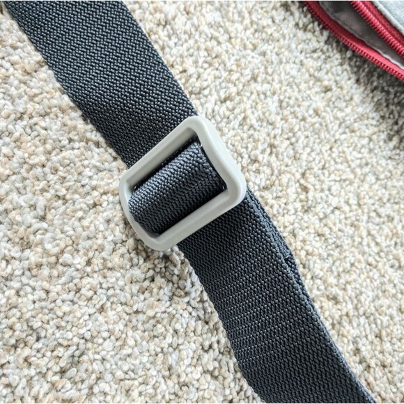 ⭐Red Grey Striped Sling Bag Champion⭐ - Picture 6 of 7